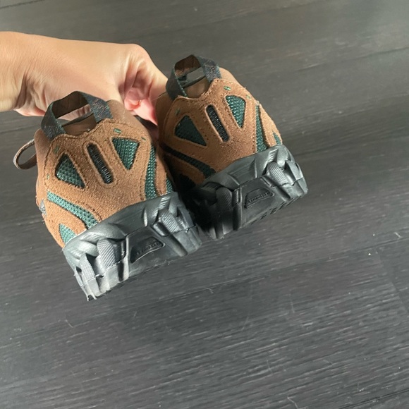 New balance shoes. Fits a size 7-7.5 women - Picture 5 of 8